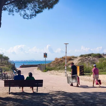 Climatisé à 50 M De La